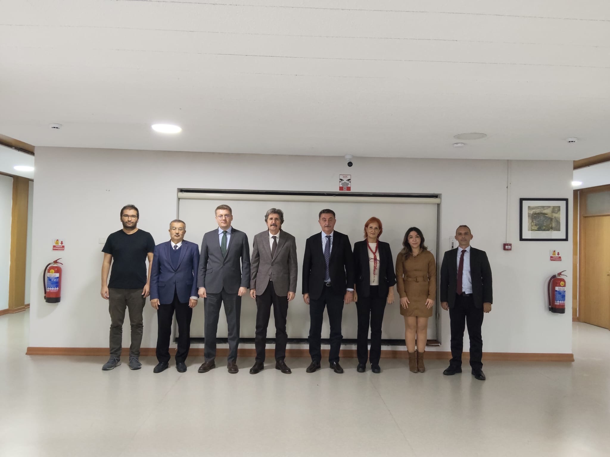 Rektörümüz, Rektör Yardımcılarımız ve Büyük Veri Ofisimiz ile birlikte Yüksek Öğretim Kurulu (YÖK) Proje Geliştirme ve Destekleme Daire Başkanlığını ziyaret ettik.